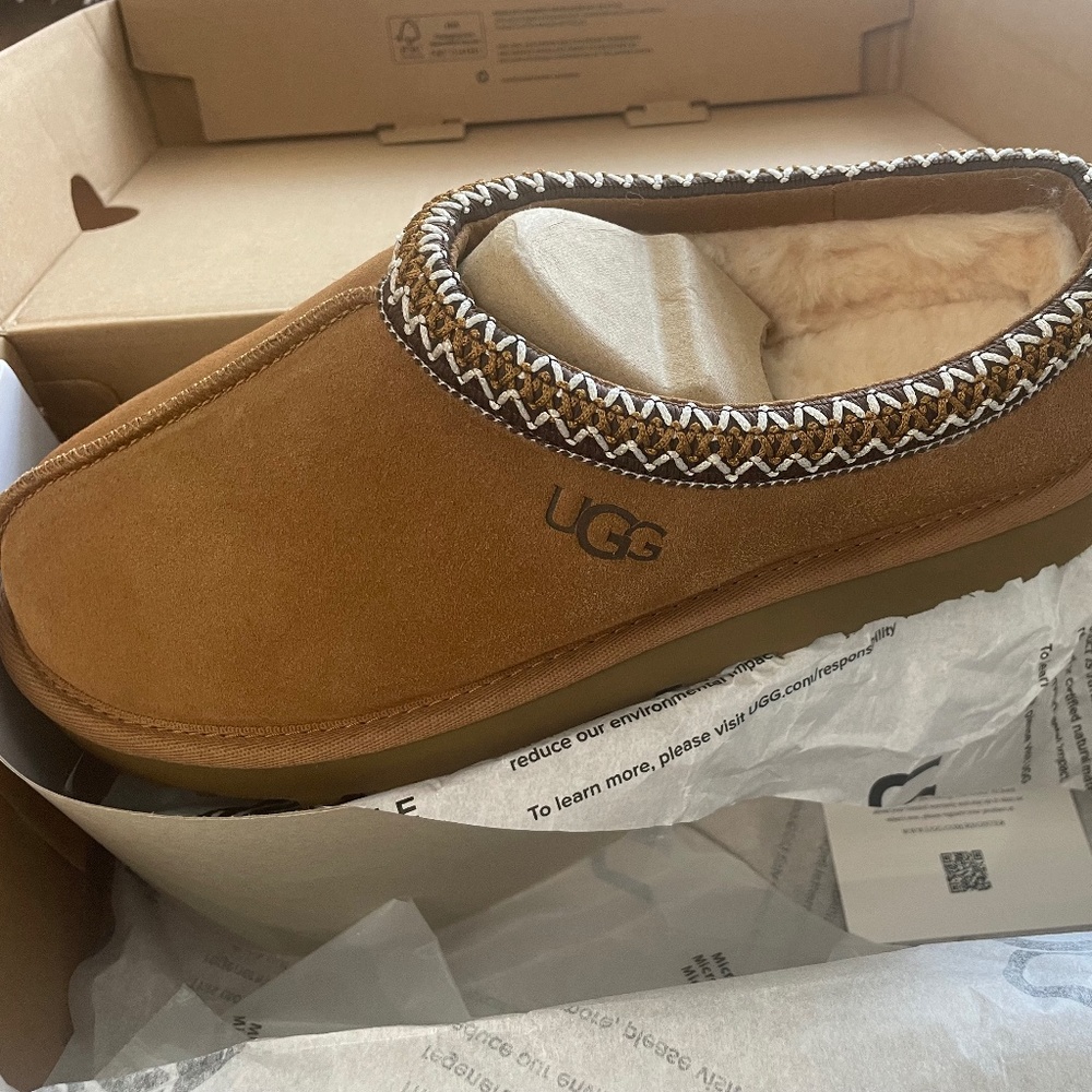UGG Tasman slippers women’s 9